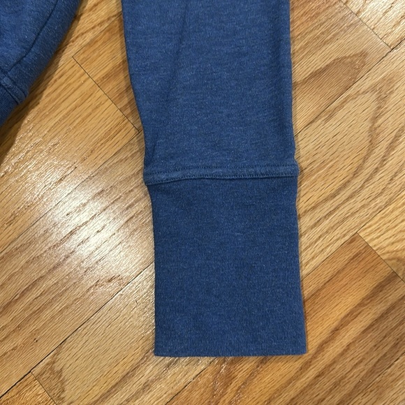 Vineyard Vines Heathered Blue Pullover - Picture 5 of 6